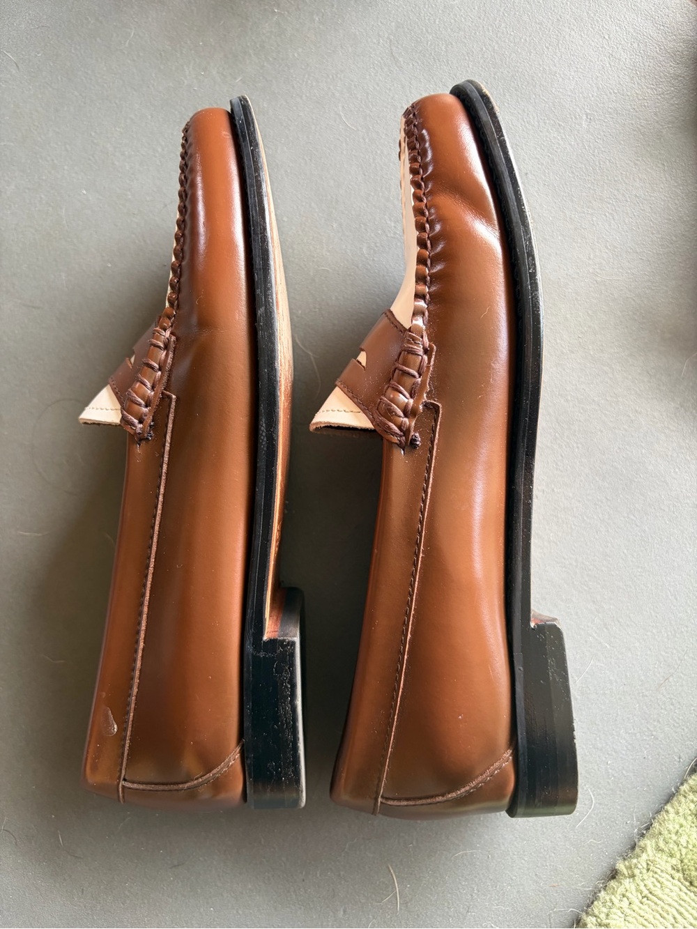 GH Bass Weejuns Whitney Two-Tone Penny Loafers Size 7.5M - Picture 3 of 4